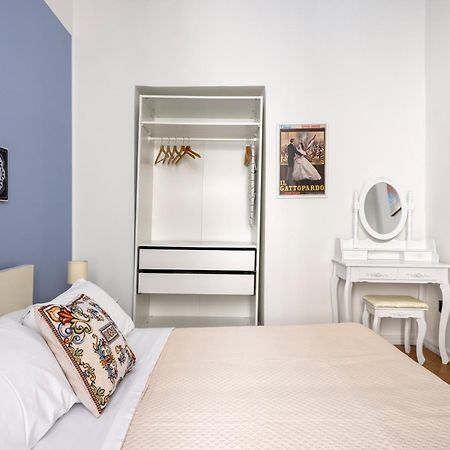 Agata E Rosalia 2 Bedroom Flat At The Quattro Canti Palermo Bagian luar foto