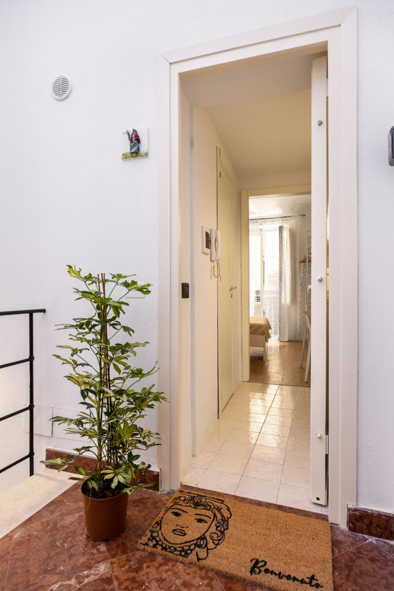 Agata E Rosalia 2 Bedroom Flat At The Quattro Canti Palermo Bagian luar foto