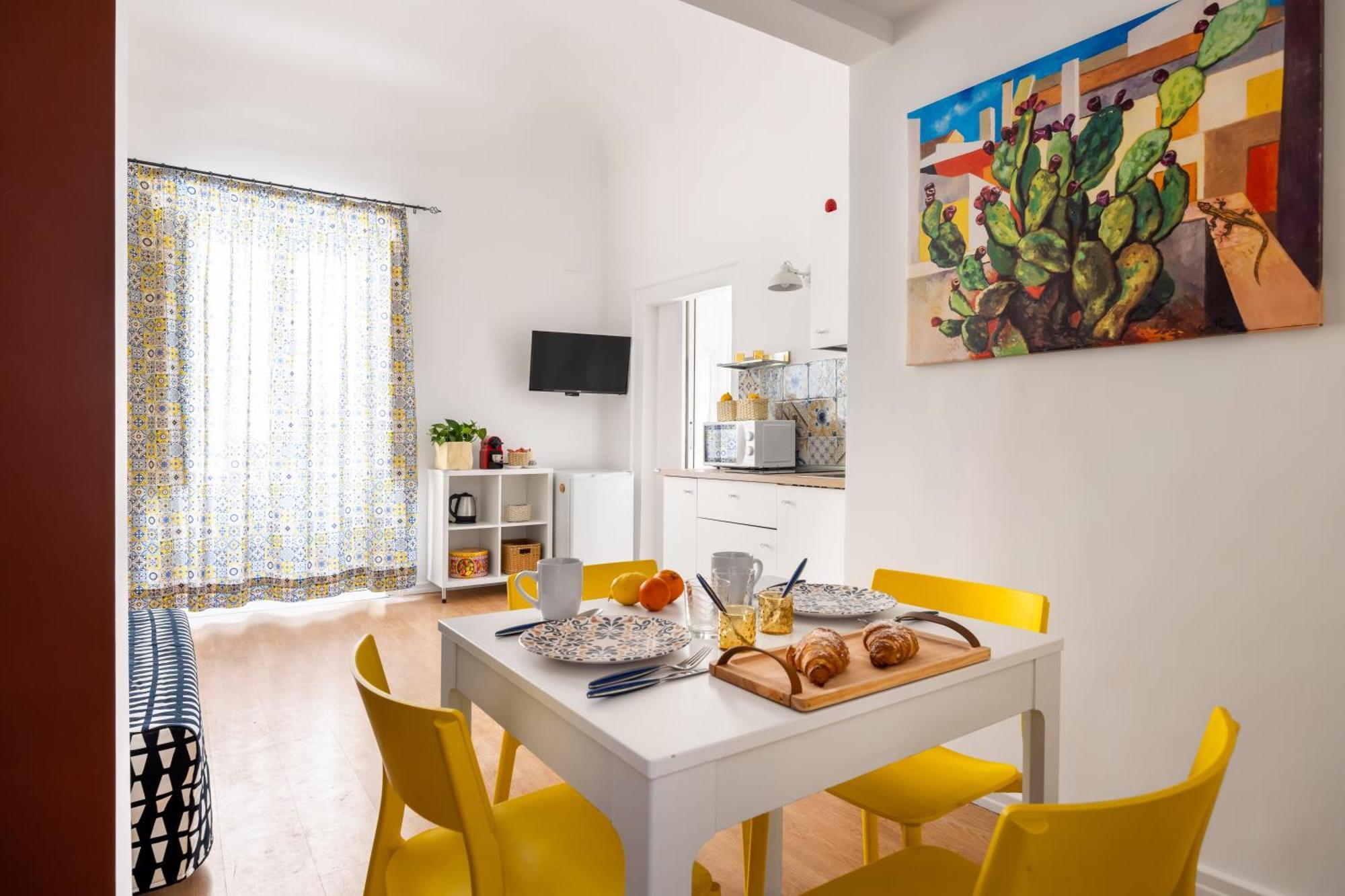 Agata E Rosalia 2 Bedroom Flat At The Quattro Canti Palermo Bagian luar foto