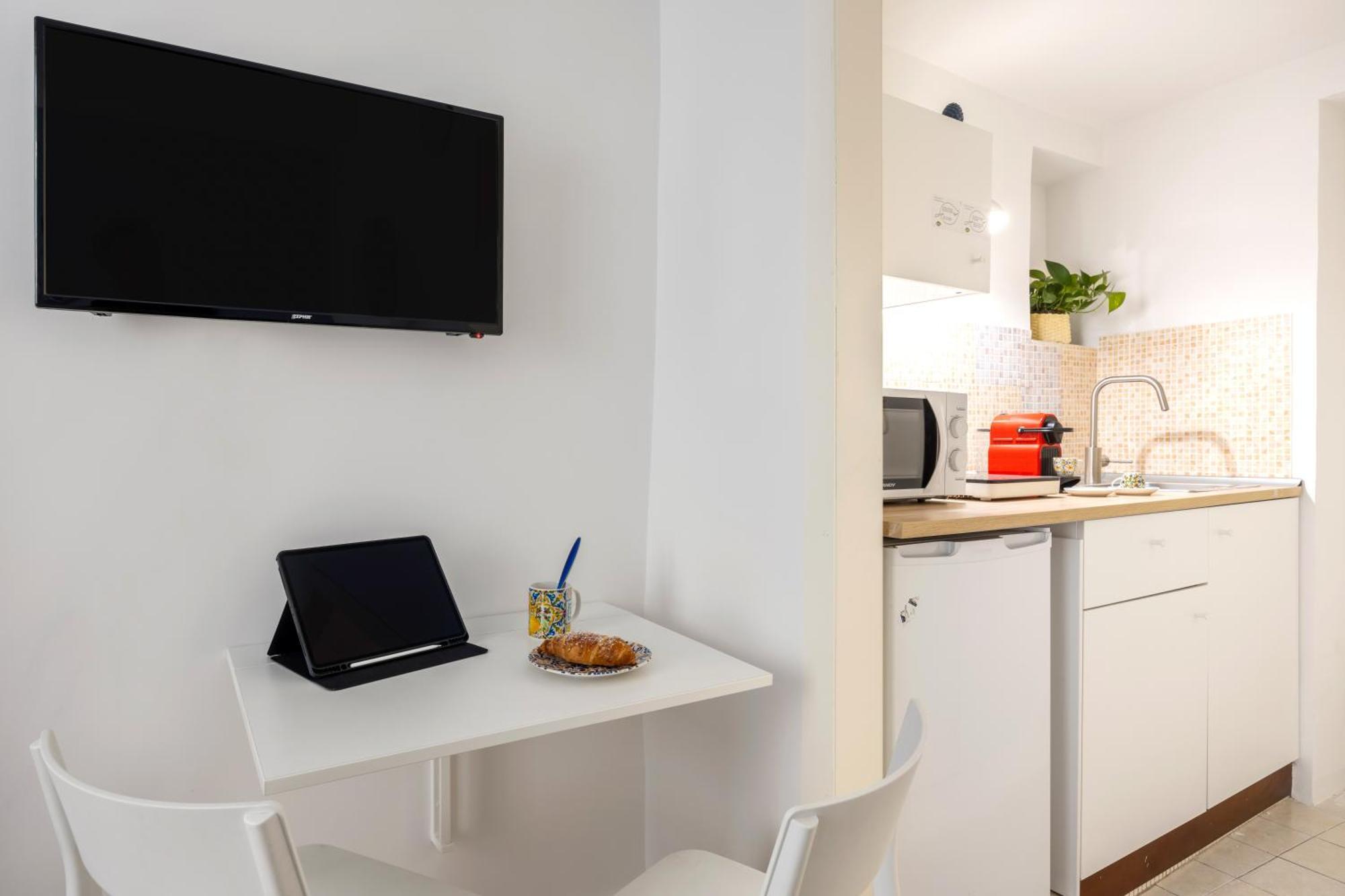 Agata E Rosalia 2 Bedroom Flat At The Quattro Canti Palermo Bagian luar foto