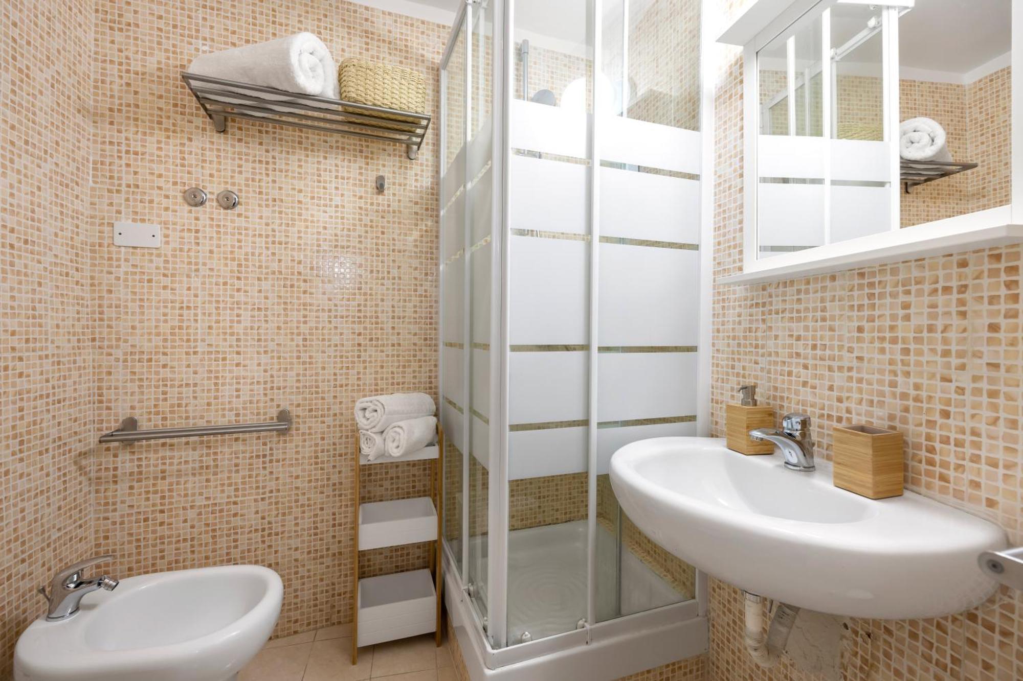 Agata E Rosalia 2 Bedroom Flat At The Quattro Canti Palermo Bagian luar foto